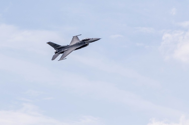 Україна отримає перші F-16 в липні, але лише 6 із 45 обіцяних – NYT Україна отримає перші F-16 в липні, але лише 6 із 45 обіцяних – NYT