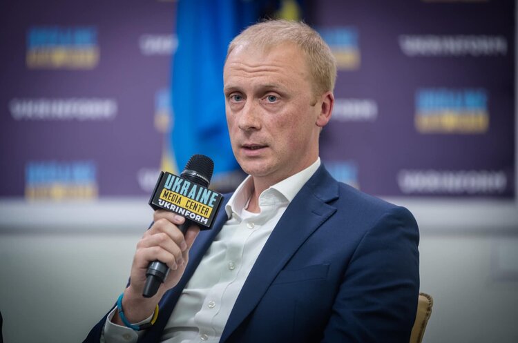 Ексречник МЗС Олег Ніколенко став генеральним консулом України в Канаді Ексречник МЗС Олег Ніколенко став генеральним консулом України в Канаді