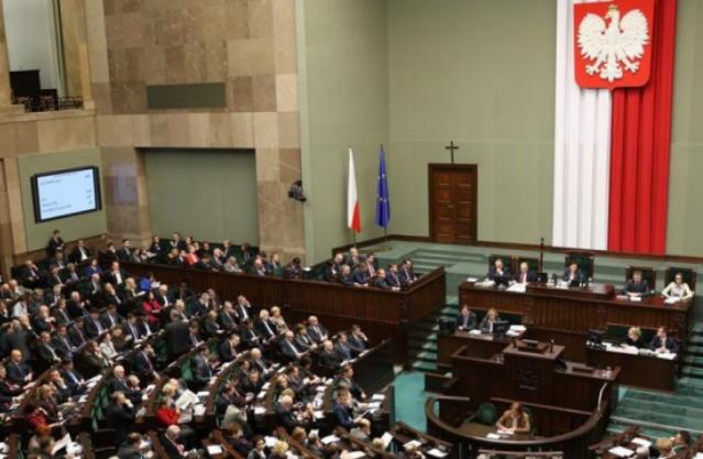 Влада Польщі підтримала ідею відправлення військ НАТО до України Влада Польщі підтримала ідею відправлення військ НАТО до України