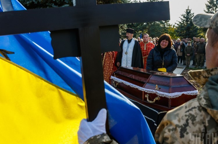 Зображення ілюстративне В Україну повернули тіла 100 загиблих захисників
