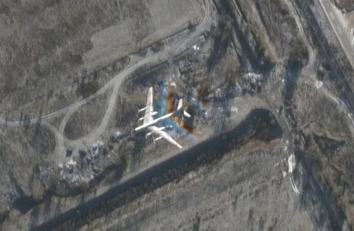 Дрони вночі атакували Енгельс у Саратовській області рф – МО рф Дрони вночі атакували Енгельс у Саратовській області рф – МО рф