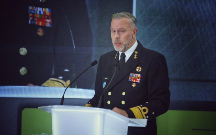До Києва прибув очільник Військового комітету НАТО Роб Бауер До Києва прибув очільник Військового комітету НАТО Роб Бауер