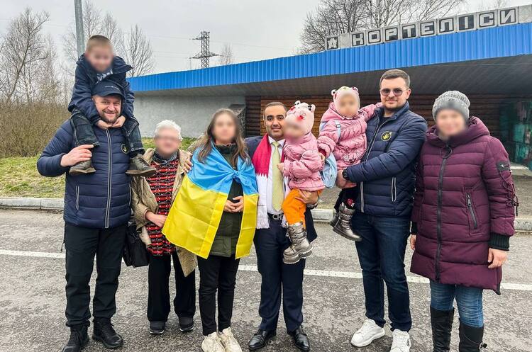 Україна повернула ще 9 українській дітей з ТОТ – Єрмак Україна повернула ще 9 українській дітей з ТОТ – Єрмак