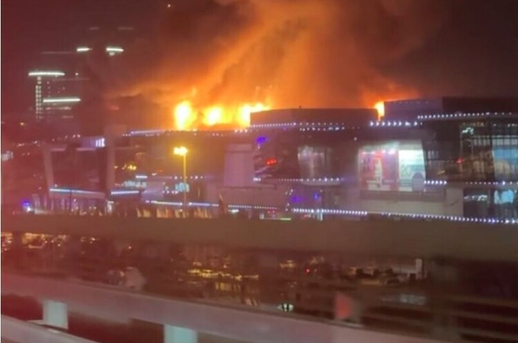 фото з соцмереж У московському «Крокус Сіті Холлі» почалася стрілянина і пожежа, повідомляється про поранених та загиблих