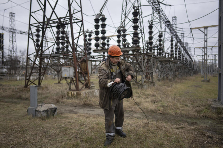 Росія атакувала енергосистему на заході країни: на Рівненщині, Тернопільщині та Львівщині пошкоджені об'єкти інфраструктури Росія атакувала енергосистему на заході країни: на Рівненщині, Тернопільщині та Львівщині пошкоджені об'єкти інфраструктури