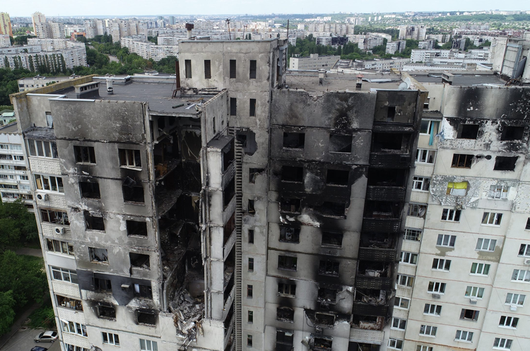 Багатоповерхівка у найбільш постраждалому районі Харкова – Північній Салтівці Відбудова Харкова вже коштує $10 млрд, і щодня ця вартість збільшується – Ігор Терехов