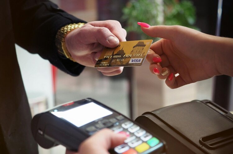 Фото: Рexels Visa додасть три нові рішення на базі штучного інтелекту для управління ризиками та запобігання шахрайству