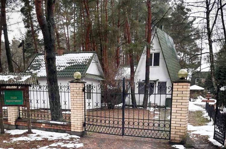 Базу відпочинку на озері Світязь купує бізнесмен, пов'язаний з партією «Європейська солідарність» Базу відпочинку на озері Світязь купує бізнесмен, пов'язаний з партією «Європейська солідарність»