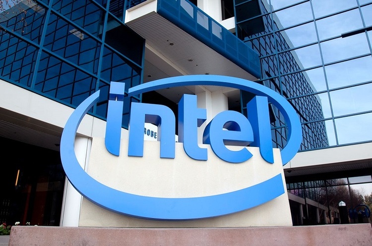 фото DR Intel продала свій найбільший центр у росії, засудивши війну