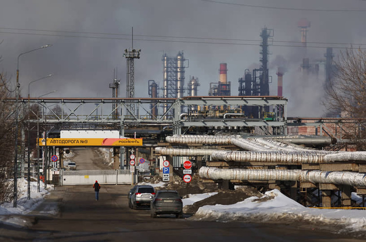 росія просить 100 000 тонн бензину в Казахстану після серії ударів українських дронів по російським НПЗ росія просить 100 000 тонн бензину в Казахстану після серії ударів українських дронів по російським НПЗ