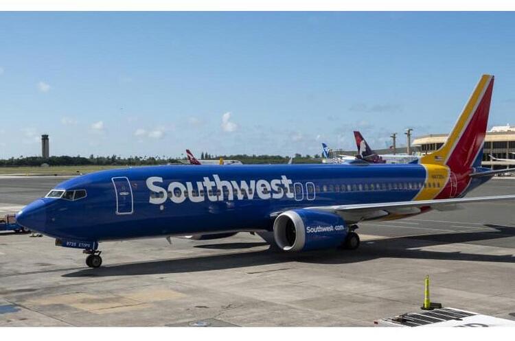 фото Getty Images У Boeing знову поломка: пасажири зняли на відео відпадання капоту двигуна під час зльоту літака