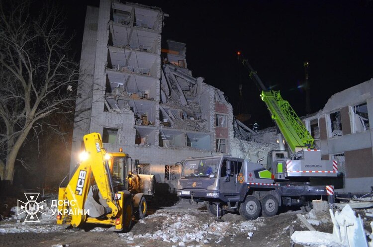 Удар по Чернігову: пошуково-рятувальна операція завершена Удар по Чернігову: пошуково-рятувальна операція завершена