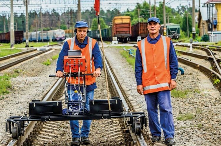 «Укрзалізниця», АТБ та «Укрпошта» очолили рейтинг найбільших роботодавців України «Укрзалізниця», АТБ та «Укрпошта» очолили рейтинг найбільших роботодавців України