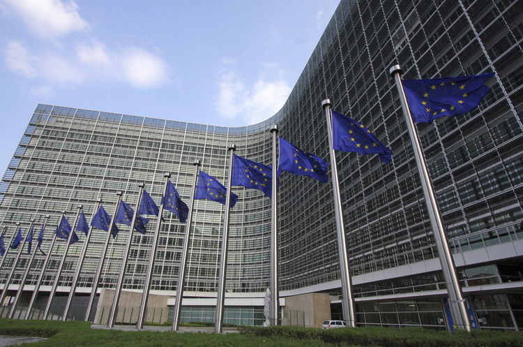 ЄК розглядає рішення МЗС України не надавати консульські послуги чоловікам призовного віку ЄК розглядає рішення МЗС України не надавати консульські послуги чоловікам призовного віку