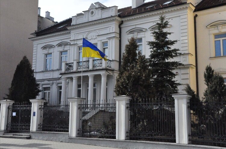 Люблін, консульство Генконсул України в Любліні пояснив, чому виникла затримка з видачею паспортів для виїзду за кордон