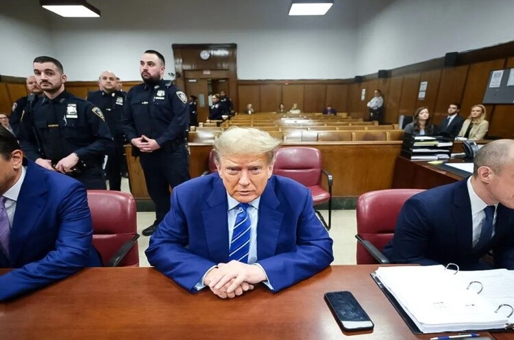 Трамп «прогнув» Верховний Суд: слухання у справі експрезидента скотилися у сюрреалізм Фото: DR