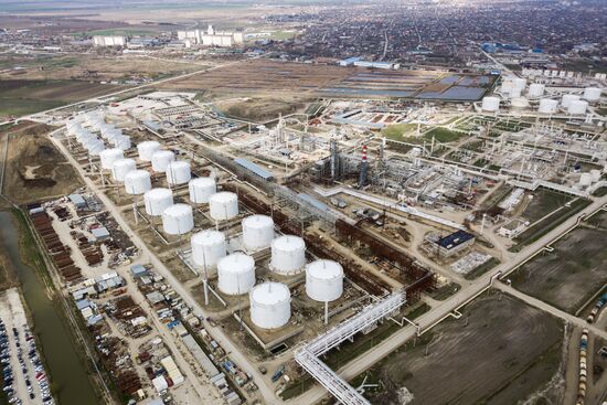 фото DR Слов'янський НПЗ на Кубані призупинив роботу після атаки дронів — Reuters