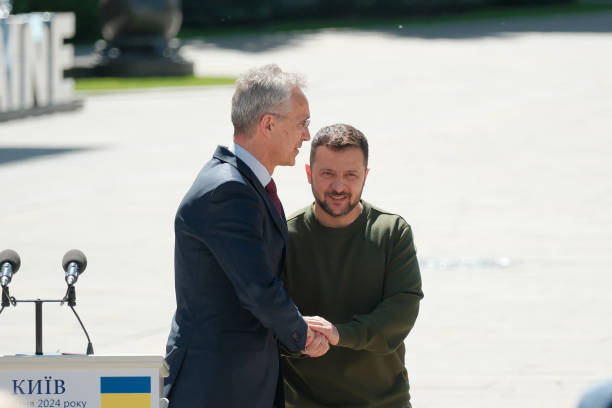 Генеральний секретар НАТО Єнс Столтенберг прибув до України з неоголошеним візитом Генеральний секретар НАТО Єнс Столтенберг прибув до України з неоголошеним візитом