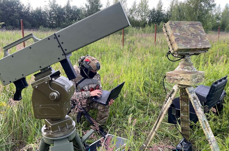 РЛС «Репейник» ГУР дронами атакувало новітню антидронову РЛС окупантів «рєпейнік»