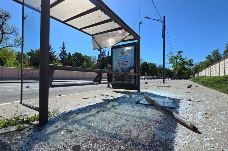 Наслідки ударів по Харкову авіабомбами, 30 квітня 2024 року Окупанти вдарили по приватному будинку на околицях Харкова