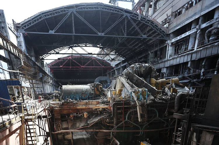 Наслідки удару по одній з електростанцій Енергетики повернули світло понад 300 000 абонентів після обстрілів