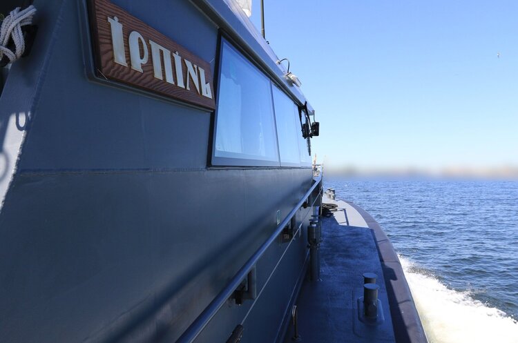 Передані Естонією патрульні катери включили до складу ВМС і назвали «Ірпінь» та «Рені» Передані Естонією патрульні катери включили до складу ВМС і назвали «Ірпінь» та «Рені»