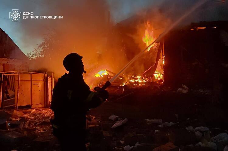 Ворог випустив понад 300 ракет та майже 300 «шахедів» по Україні за квітень – Зеленський Ворог випустив понад 300 ракет та майже 300 «шахедів» по Україні за квітень – Зеленський