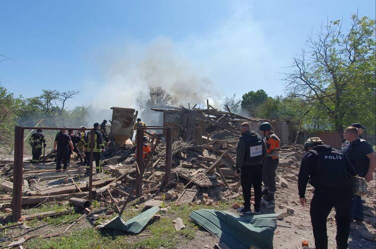 Ворог обстріляв Харків КАБами, одна жінка загинула Ворог обстріляв Харків КАБами, одна жінка загинула
