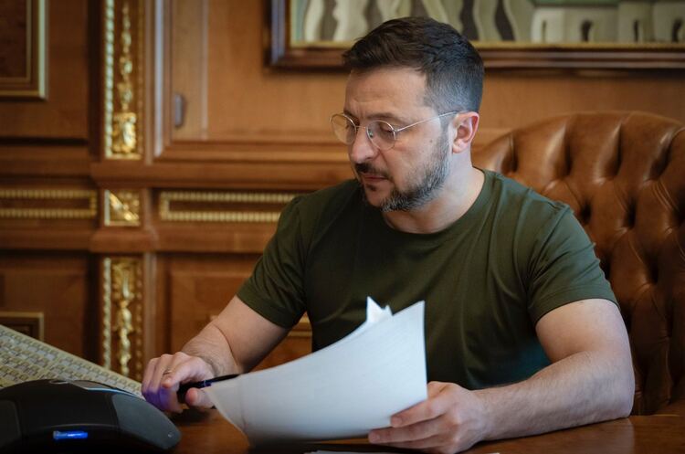 Зеленський призначив Залужного послом у Великій Британії (оновлено) Зеленський призначив Залужного послом у Великій Британії (оновлено)