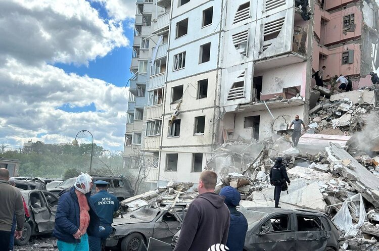 У росії обвалилася житлова багатоповерхівка, звинувачують Україну У росії обвалилася житлова багатоповерхівка, звинувачують Україну