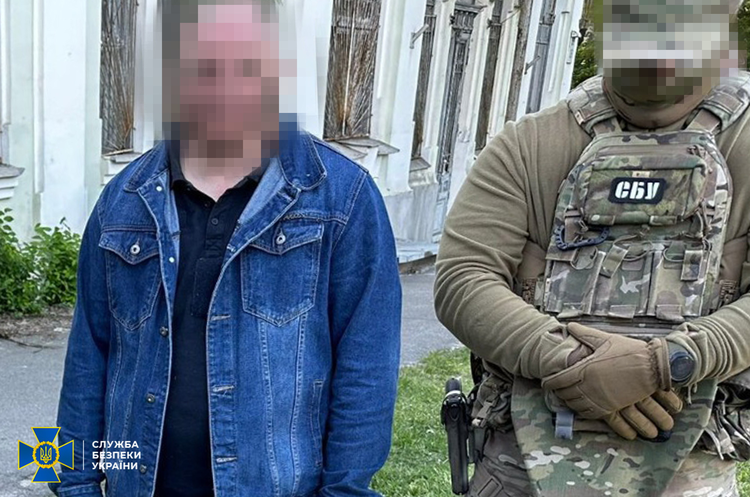 Посадовця «Укрзалізниці» викрили на вимаганні хабарів із підприємців Посадовця «Укрзалізниці» викрили на вимаганні хабарів із підприємців