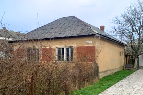 На онлайн-торги виставили будинок у Береговому на Закарпатті На онлайн-торги виставили будинок у Береговому на Закарпатті