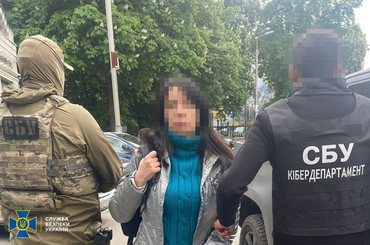 У Києві затримали пропагандистів, що працювали на Медведчука У Києві затримали пропагандистів, що працювали на Медведчука