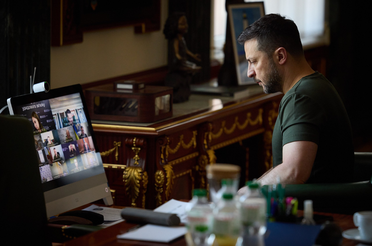 Зеленський переніс усі найближчі міжнародні заходи з його участю Зеленський переніс усі найближчі міжнародні заходи з його участю