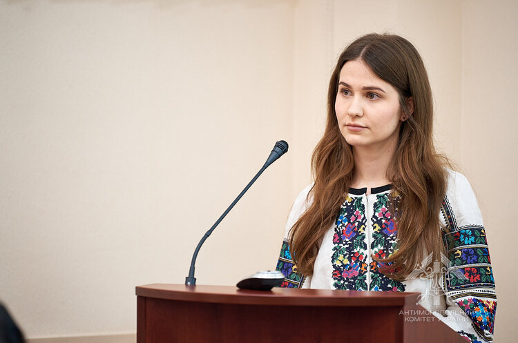 Кабмін пропонує надавати матеріальну держдопомогу сценаристам Кабмін пропонує надавати матеріальну держдопомогу сценаристам