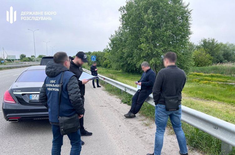 ДБР повідомило про підозру фактичному власнику ТОВ «Краснолиманське» Кропачову у махінаціях на 2,2 млрд грн (оновлено) ДБР повідомило про підозру фактичному власнику ТОВ «Краснолиманське» Кропачову у махінаціях на 2,2 млрд грн (оновлено)