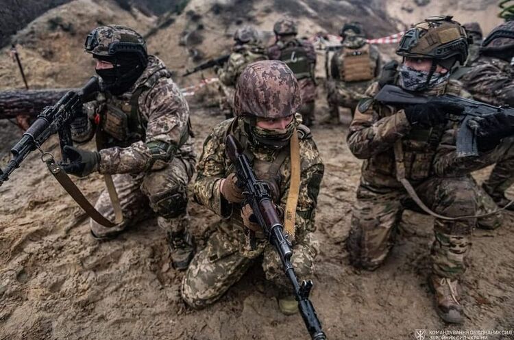 Українські військові стримують наступ ворога на сході та півдні, на Харківському напрямку посилюють оборону – Генштаб Українські військові стримують наступ ворога на сході та півдні, на Харківському напрямку посилюють оборону – Генштаб