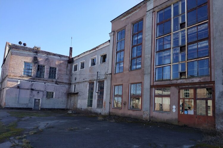 Останній із найбільших державних спиртзаводів продали на аукціоні більш ніж за 14 млн грн Останній із найбільших державних спиртзаводів продали на аукціоні більш ніж за 14 млн грн