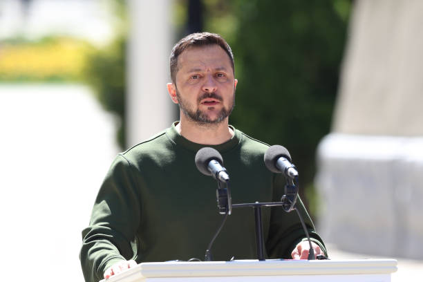 Зеленський найближчим часом відвідає Францію та Італію – Politico Зеленський найближчим часом відвідає Францію та Італію – Politico