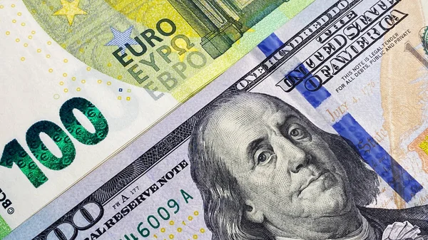 Офіційний курс долара вперше перетнув позначку в 40 грн Офіційний курс долара вперше перетнув позначку в 40 грн