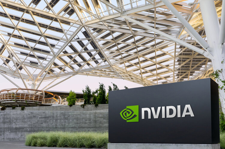 Акції Nvidia б'ють рекорди: ринкова вартість компанії наближається до вартості Apple Акції Nvidia б'ють рекорди: ринкова вартість компанії наближається до вартості Apple