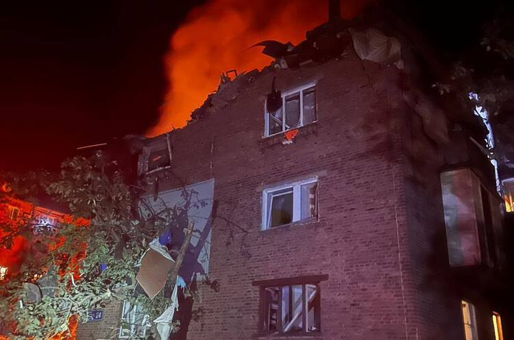 Наслідки ракетних ударів по Харкову Уночі росіяни атакували Київ та Харків крилатою та зенітними ракетами (оновлюється)