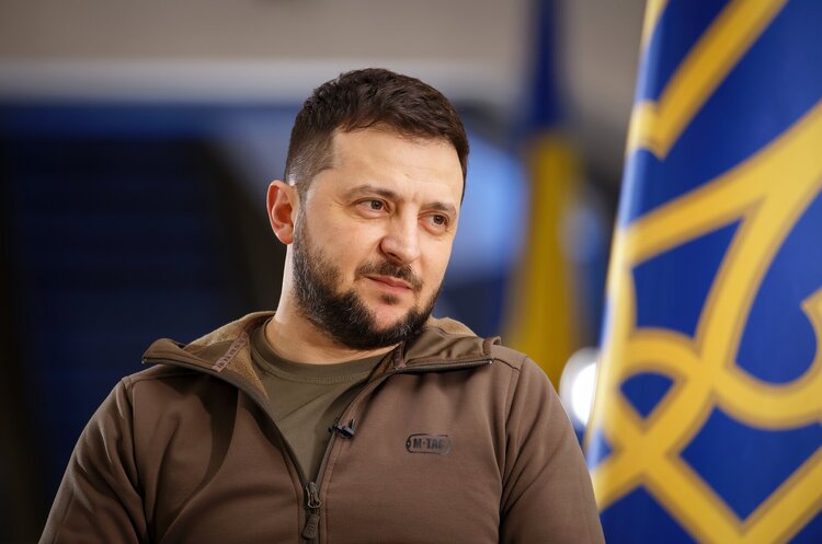 Зеленський поскаржився, що допомога США надходить недостатньо ритмічно Зеленський поскаржився, що допомога США надходить недостатньо ритмічно
