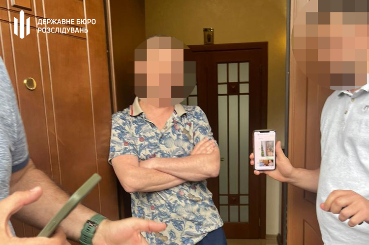 ДБР підозрює посадовця КМДА у вимаганні хабаря ДБР підозрює посадовця КМДА у вимаганні хабаря