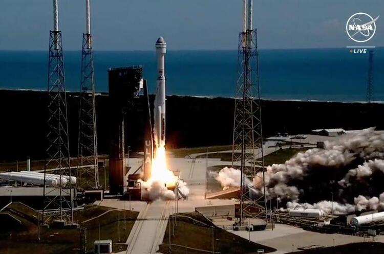 Boeing успішно запустила перший пілотований корабель Starliner на Міжнародну космічну станцію Boeing успішно запустила перший пілотований корабель Starliner на Міжнародну космічну станцію