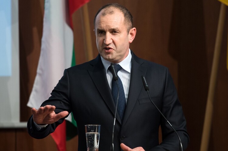 Президент Болгарії: дозвіл Україні бити по рф західною зброєю загрожує «ядерним Армагеддоном» Президент Болгарії: дозвіл Україні бити по рф західною зброєю загрожує «ядерним Армагеддоном»