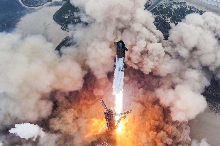 https://twitter.com/SpaceX SpaceX успішно запустила свій найбільший і найпотужніший космічний корабель Starship
