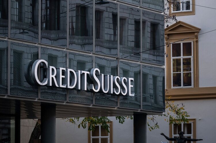 Інвестори судяться зі Швейцарією через списання боргів Credit Suisse Інвестори судяться зі Швейцарією через списання боргів Credit Suisse