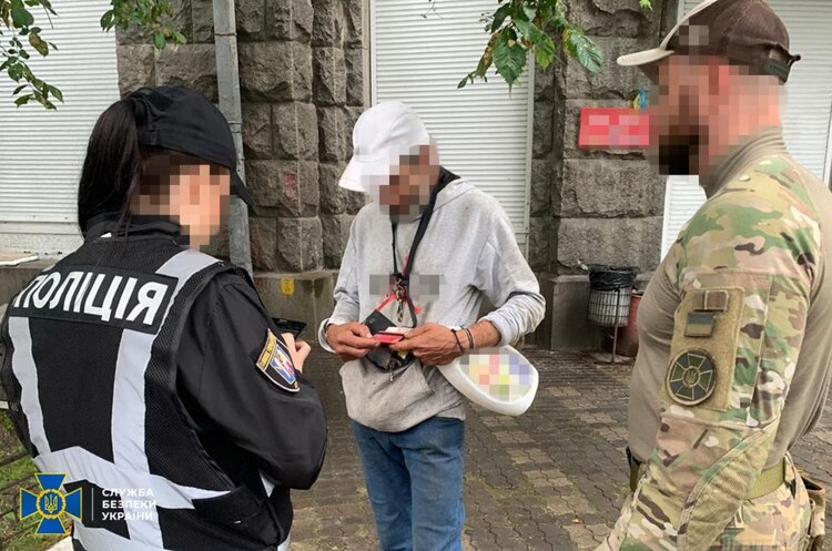 В урядовому кварталі Києва проводять контррозвідувальні заходи В урядовому кварталі Києва проводять контррозвідувальні заходи