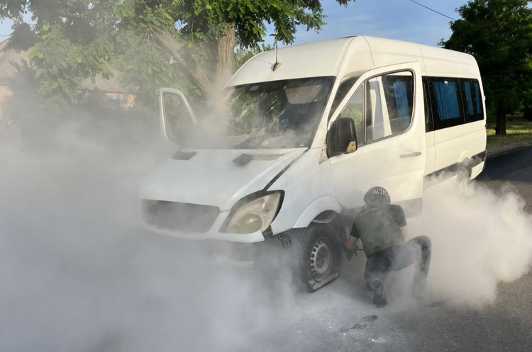 Зображення ілюстративне Окупанти вдарили FPV-дроном по автобусу з людьми на Сумщині
